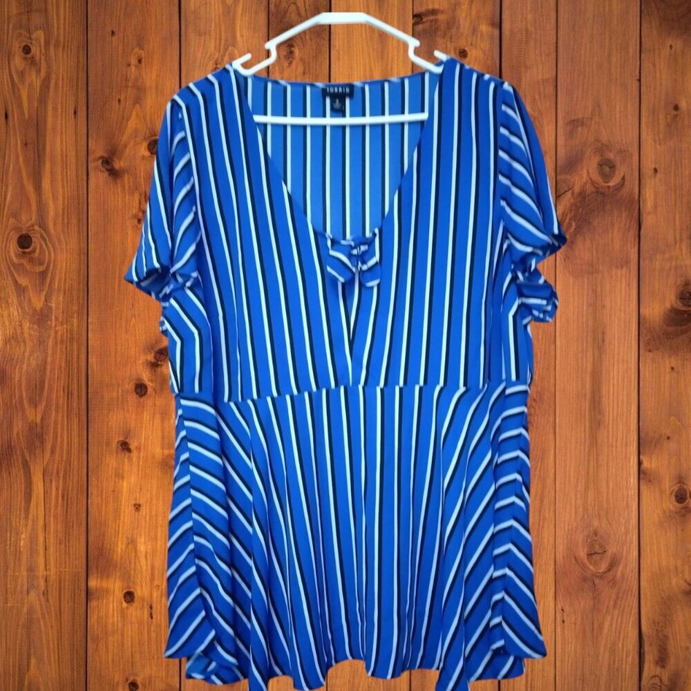 Torrid Women's Size 2 Blue And White Striped Pullover Blouse Career Office